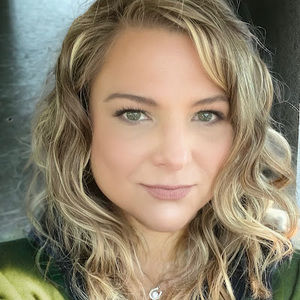 Meet your Posher, Angela